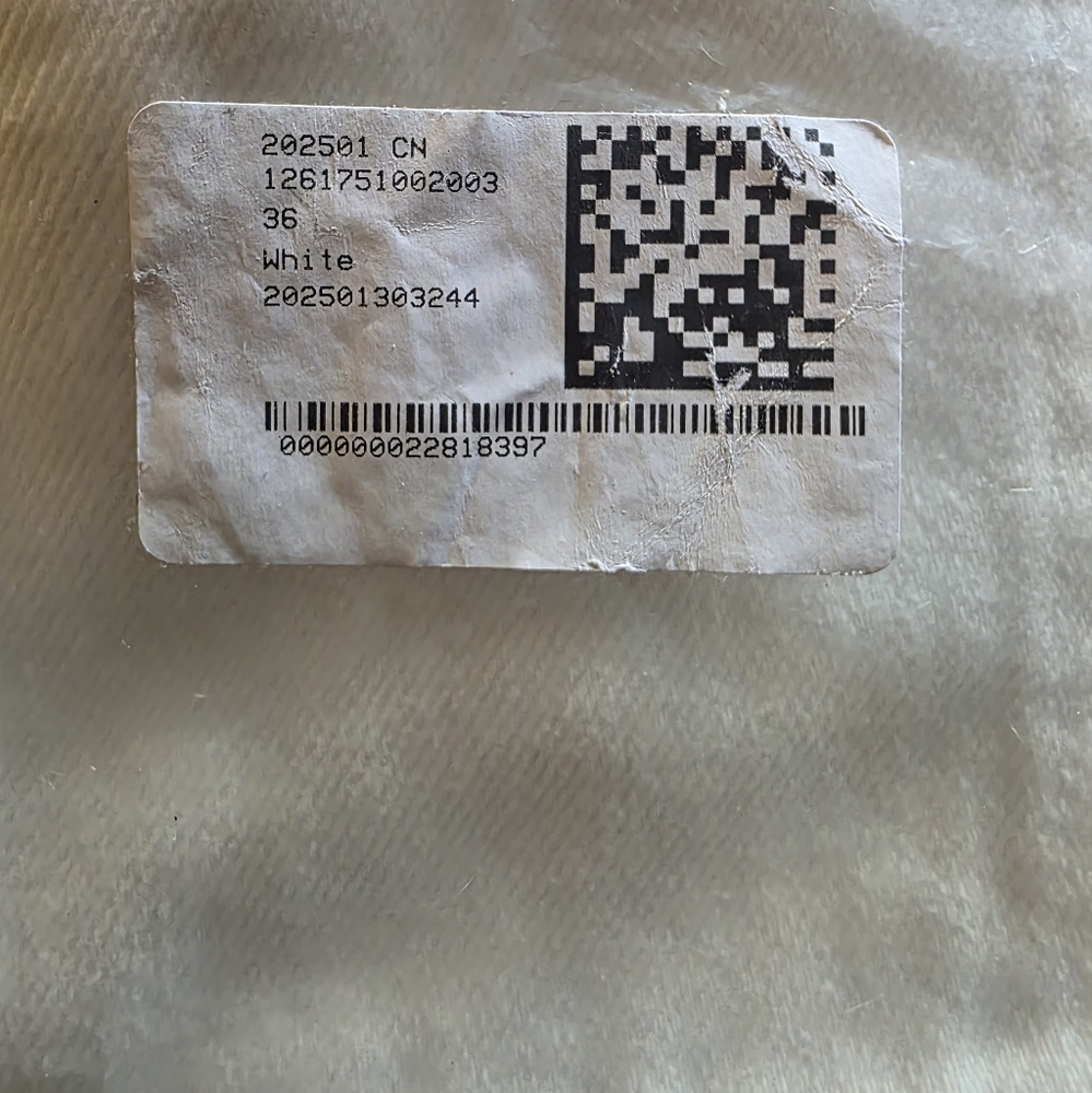 H&M SEALED! NWT! Wide High Jeans #1261751 in White. Sz 4. R2S!! - Picture 8 of 11